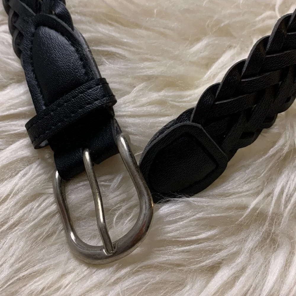 Kids faux leather black weave belt silver buckle